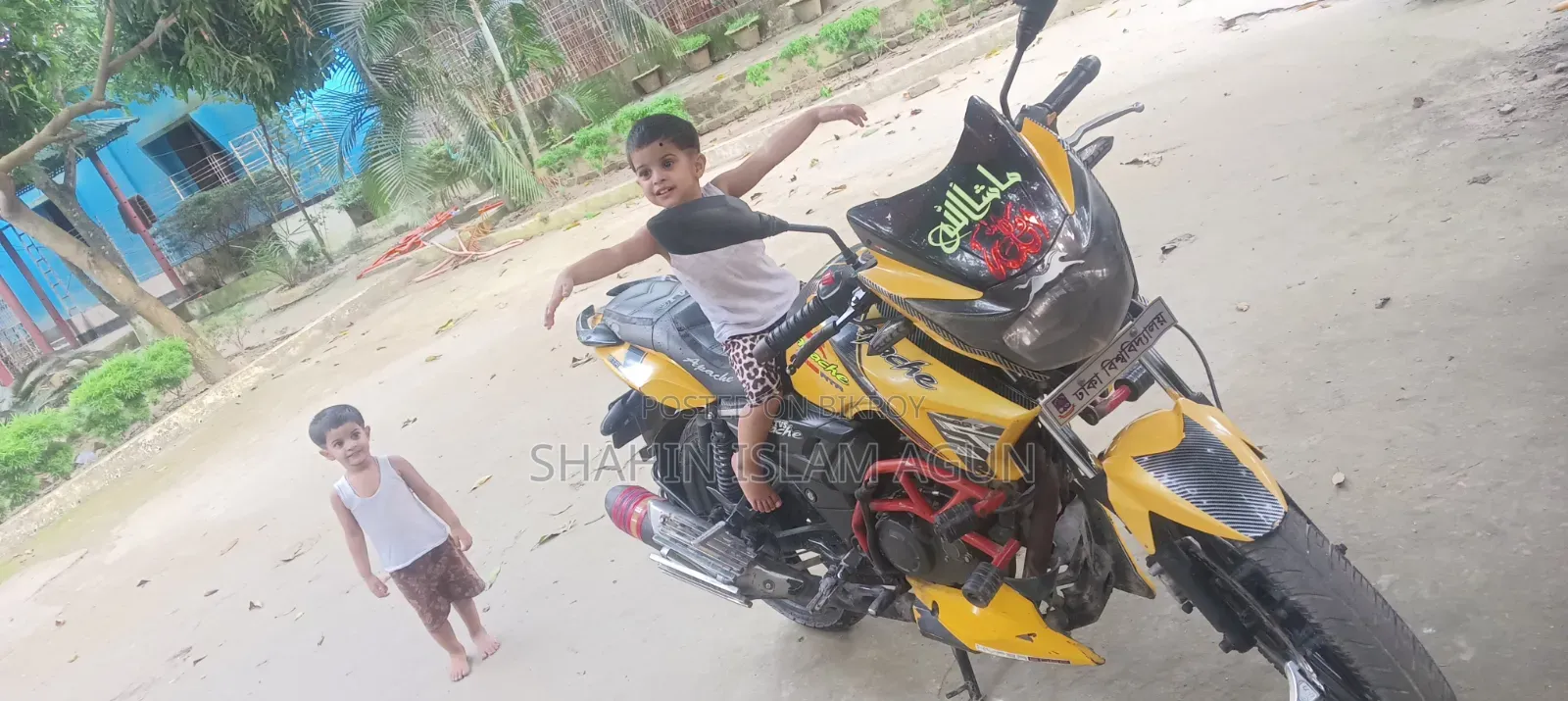 টিভিএস আপাচি আরটিআর ১৬০ টুভি ২০১২ হলুদ