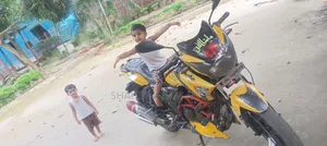 টিভিএস আপাচি আরটিআর ১৬০ টুভি ২০১২ হলুদ