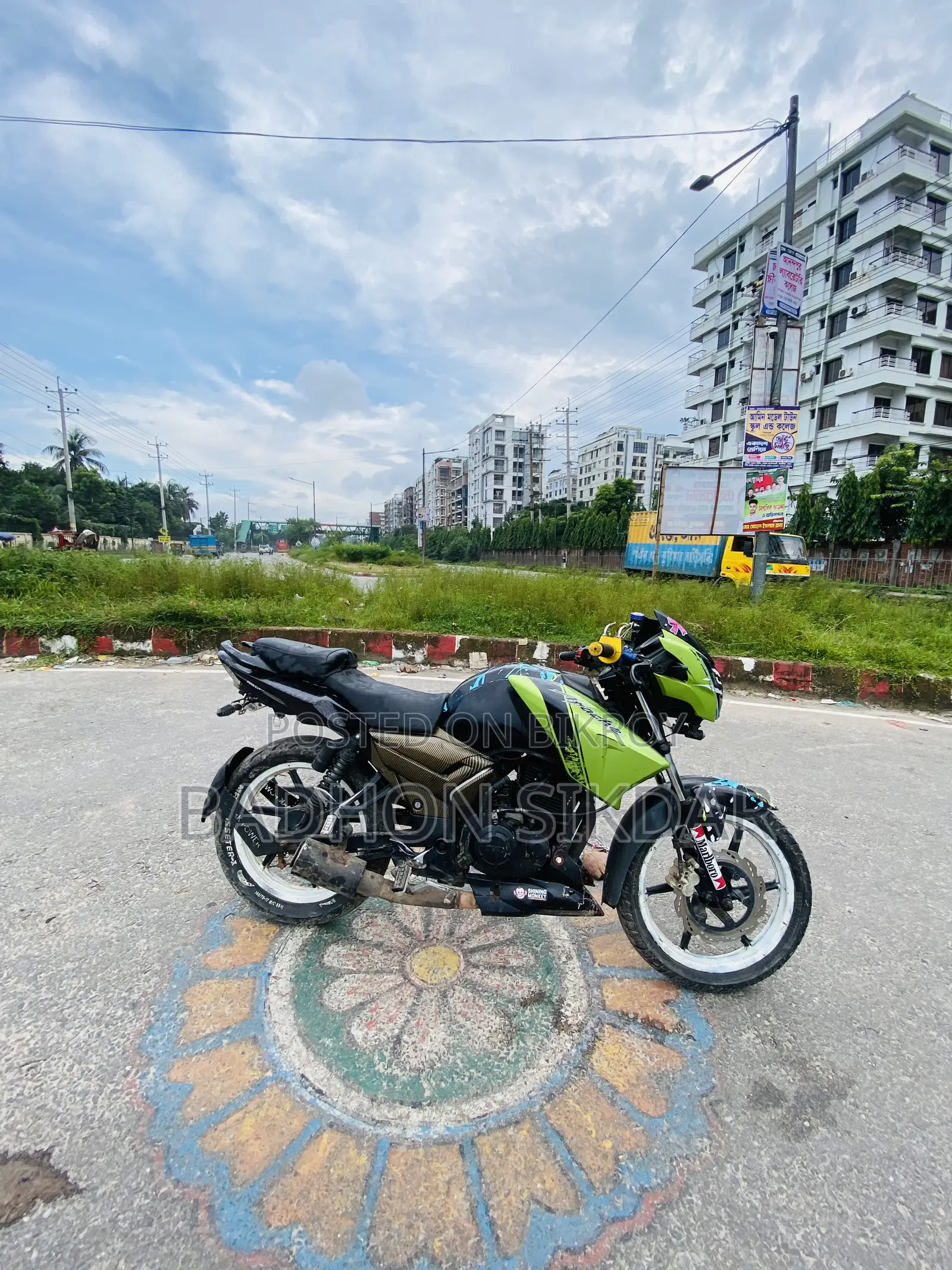 টিভিএস অ্যাপাচে আরটিআর ১৬০ ২ভি ২০১৭ সবুজ