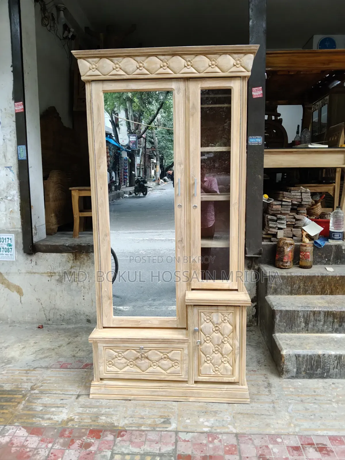 Dressing Table 3*6 Feet, CTG Wood