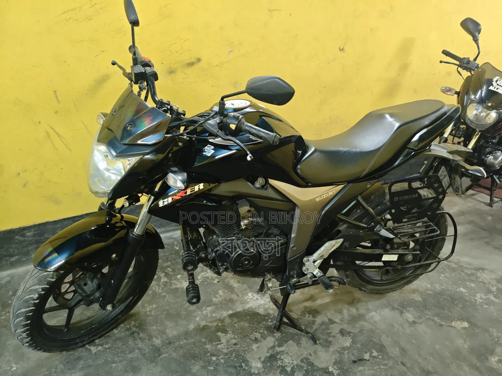 সুজুকি জিক্সার ২০২২ ব্ল্যাক
