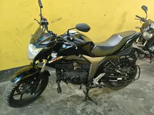 সুজুকি জিক্সার ২০২২ ব্ল্যাক