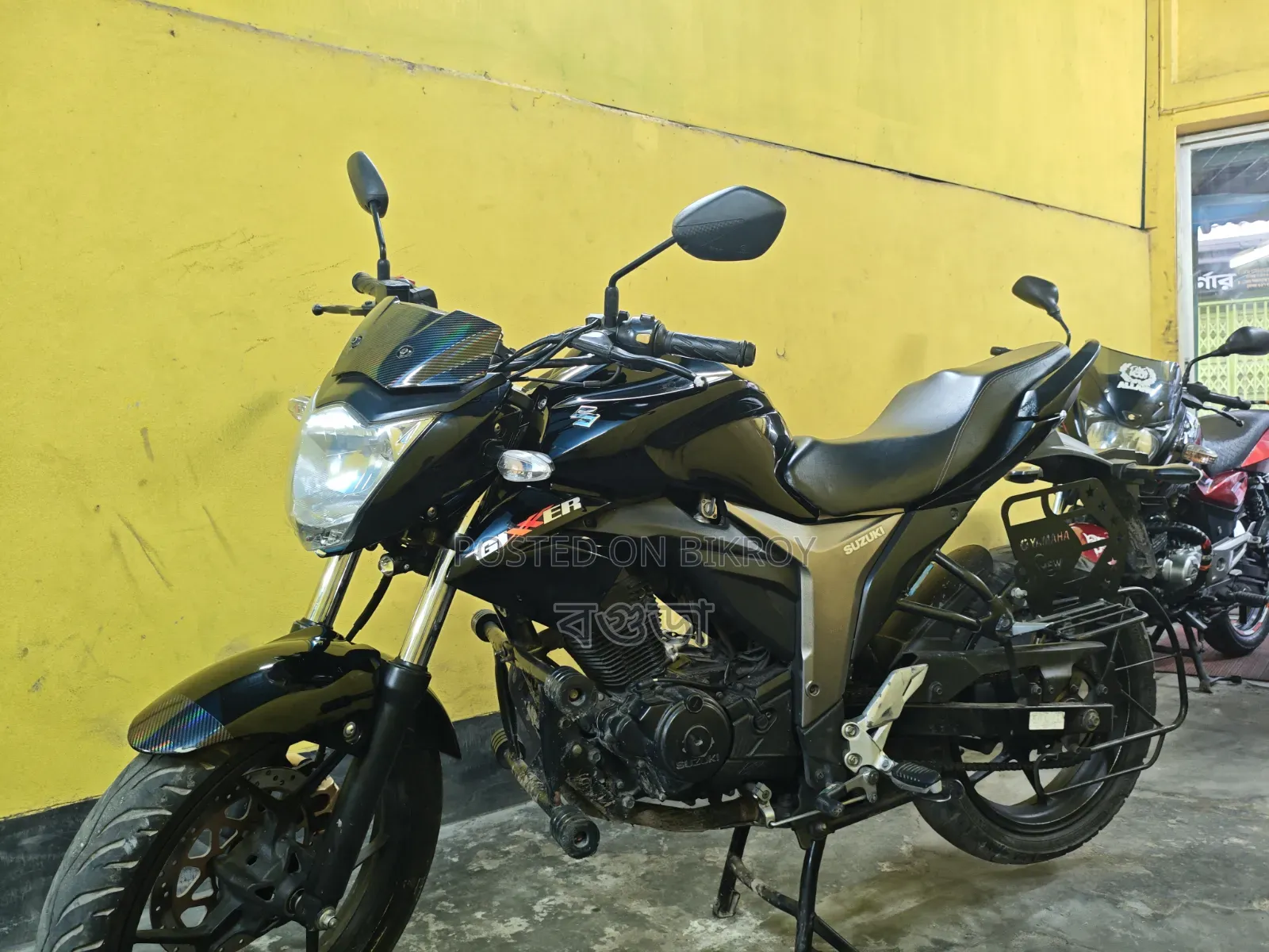সুজুকি জিক্সার ২০২২ ব্ল্যাক