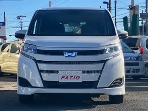Toyota Noah 2021 White