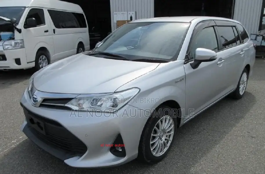 Toyota Corolla Fielder 2021 Silver