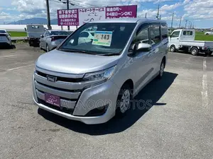 Toyota Noah 2021 Silver
