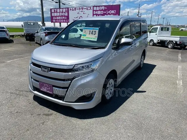 Toyota Noah 2021 Silver