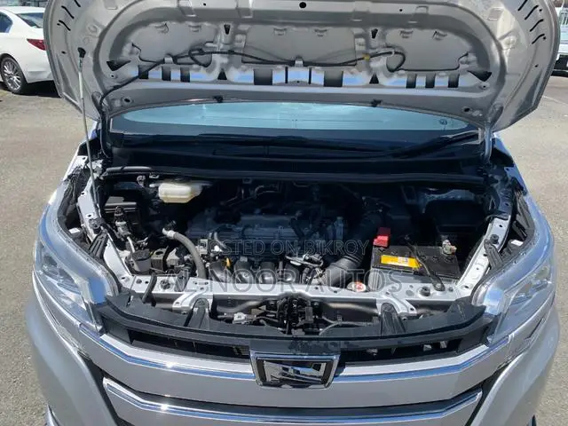 Toyota Noah 2021 Silver