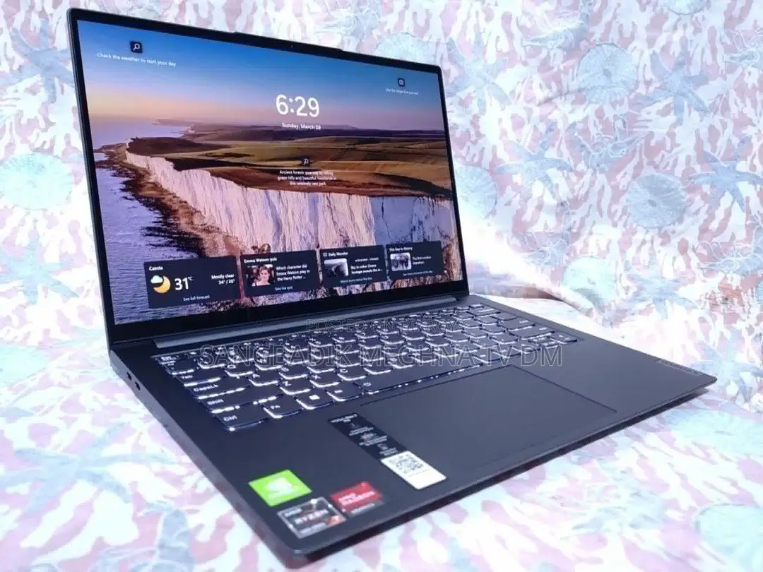Laptop Lenovo 4GB Intel SSD 500GB
