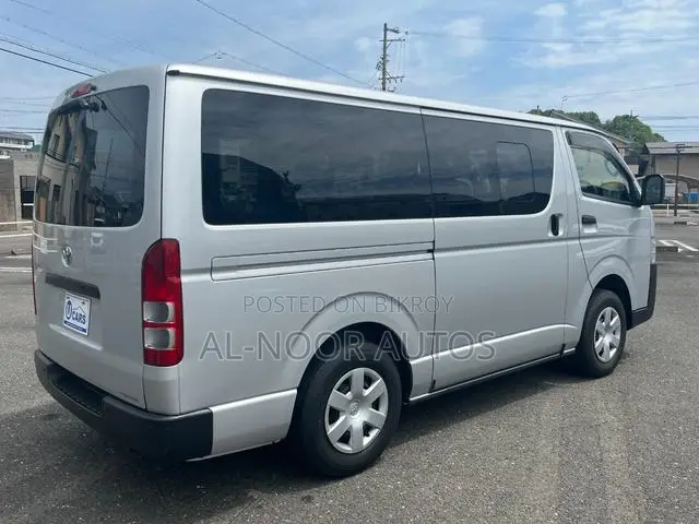 Toyota HiAce 2021 Silver