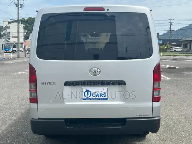 Toyota HiAce 2021 Silver