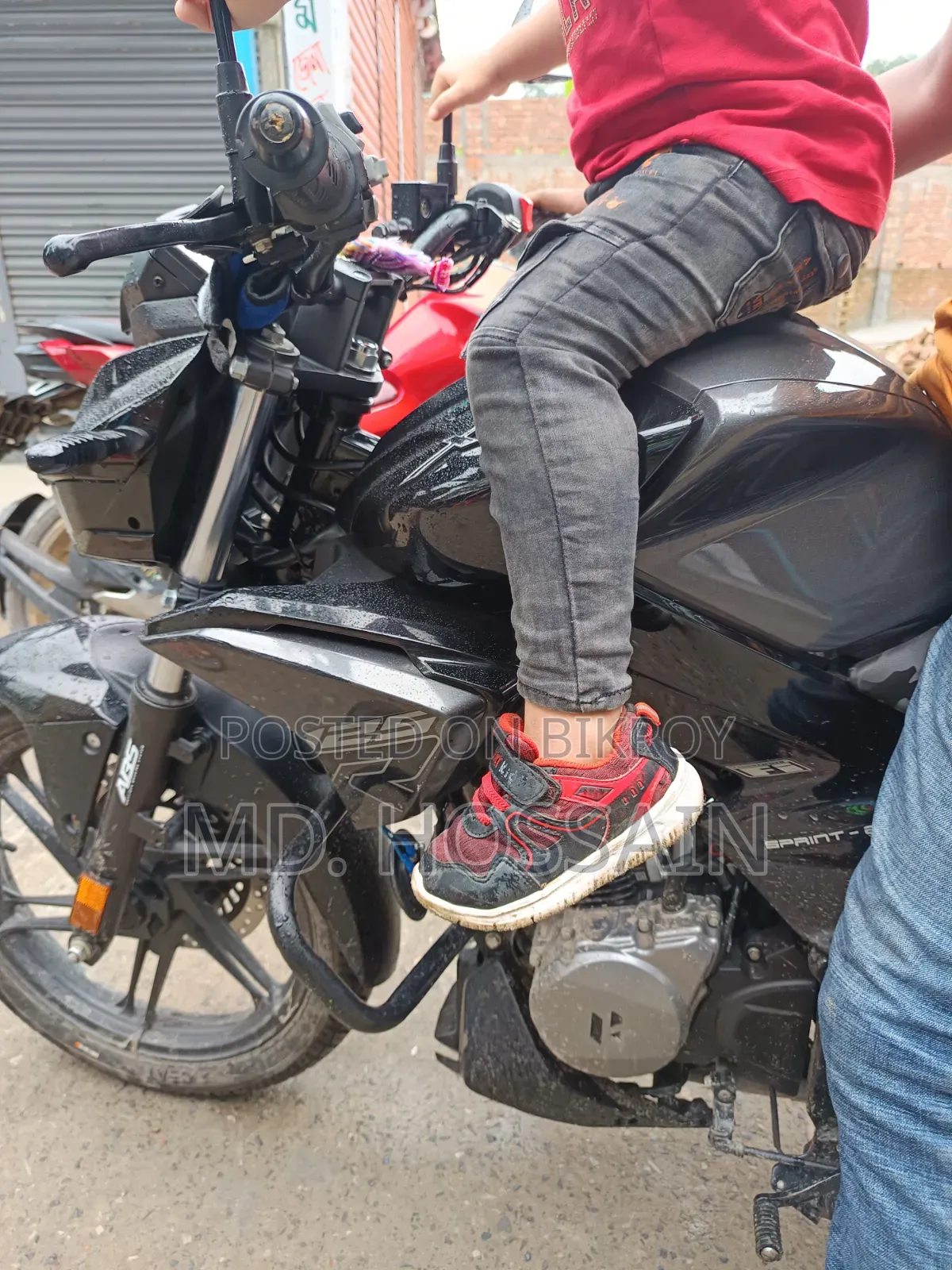 হিরো এক্সট্রিম ১২৫আর ২০২৪ কালো