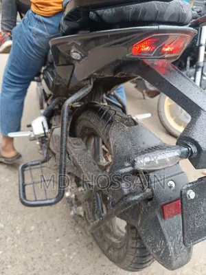 হিরো এক্সট্রিম ১২৫আর ২০২৪ কালো