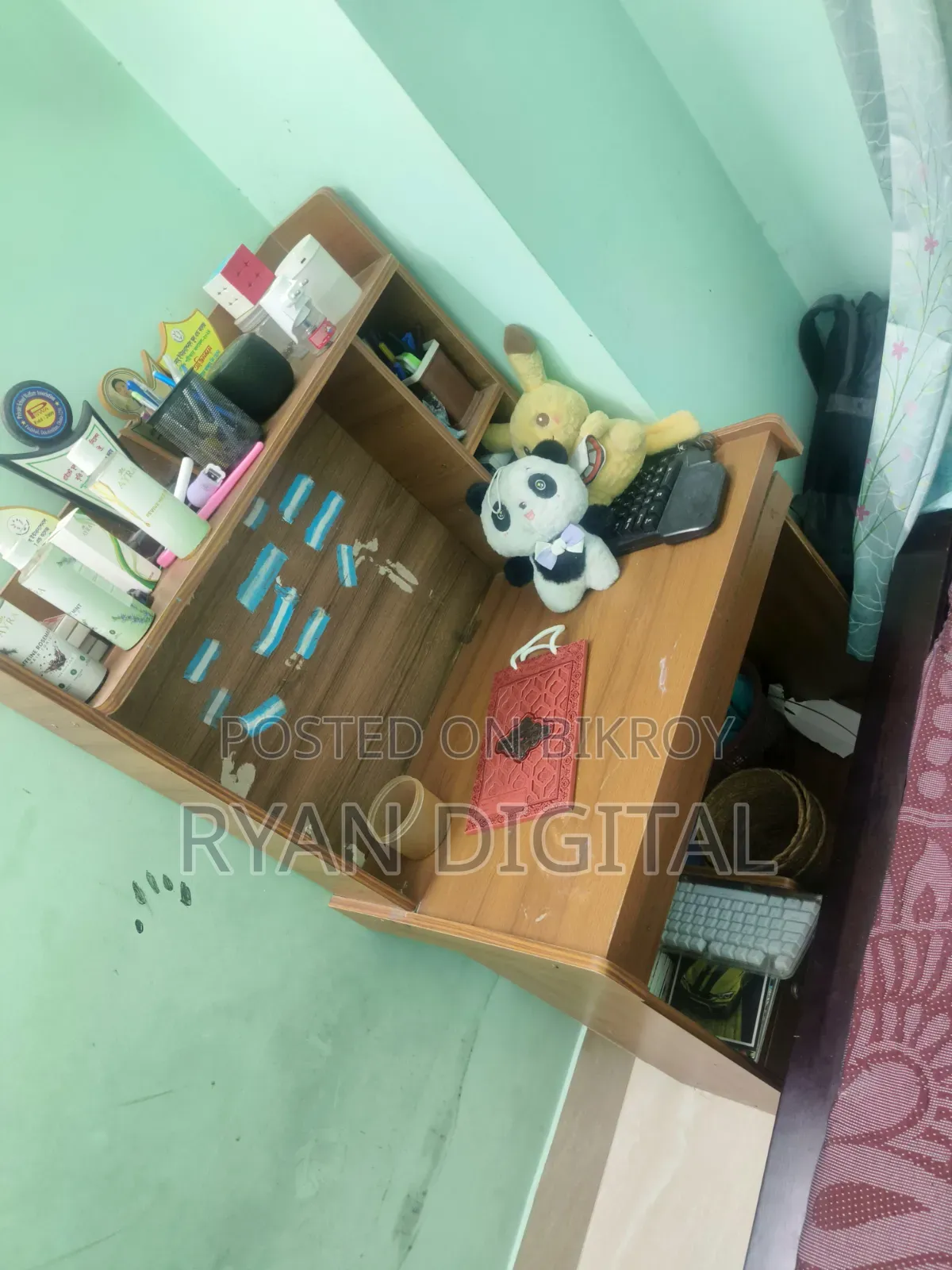 কম্পিউটার/স্টাডি টেবিল