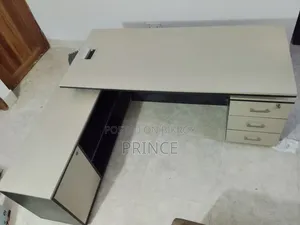 অফিস টেবিল / এক্সিকিউটিভ টেবিল