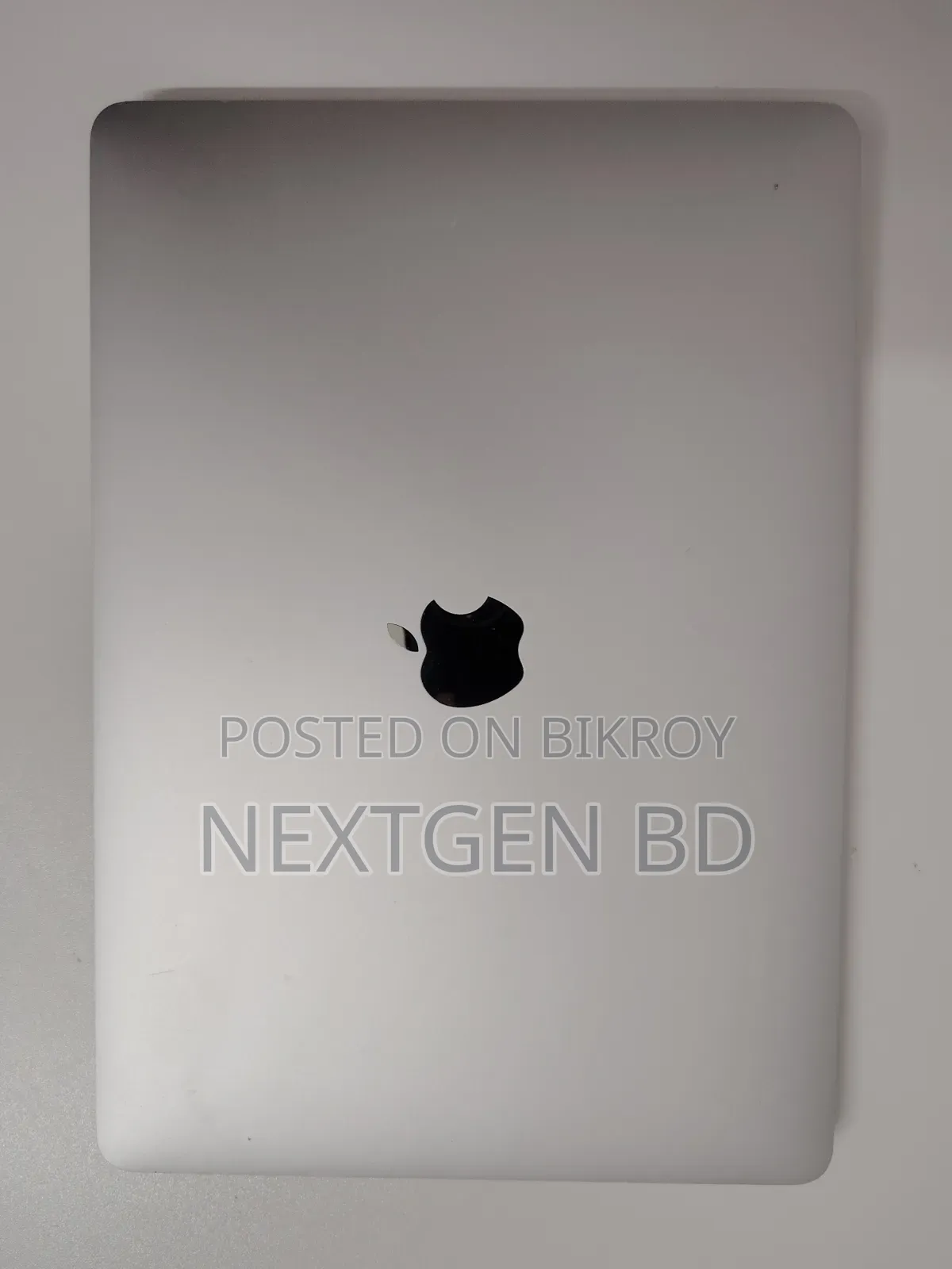 Laptop Apple MacBook 2020 8GB Intel Core i5 SSD 256GB