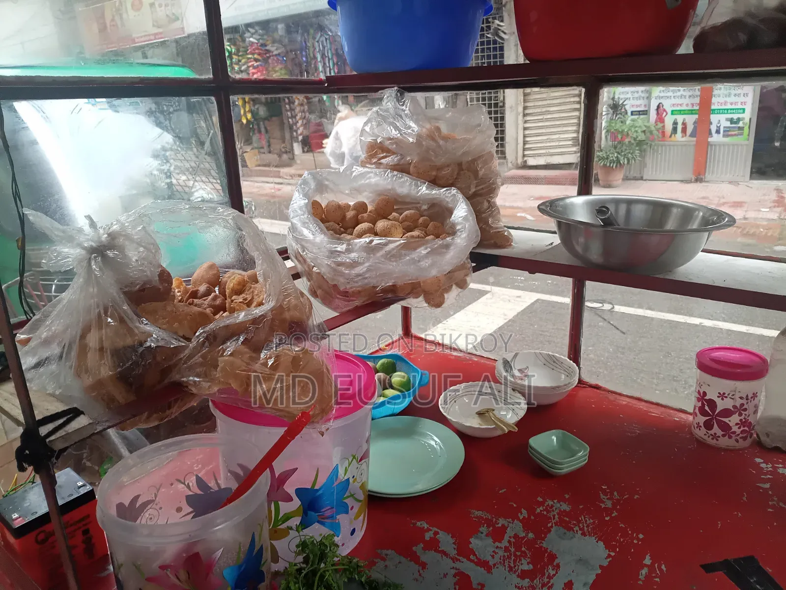 গাড়ির কোনো কাজ নাই নিয়ে এসে দোকানদারি করবে