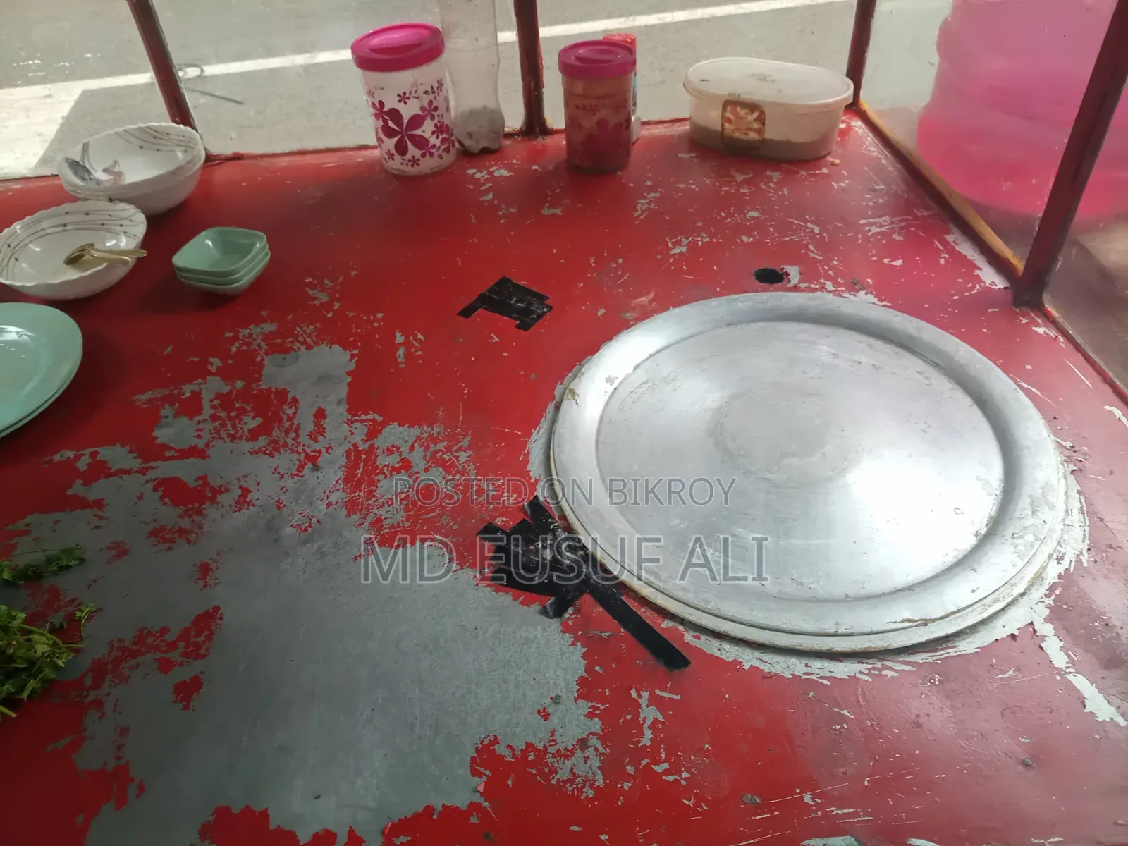 গাড়ির কোনো কাজ নাই নিয়ে এসে দোকানদারি করবে