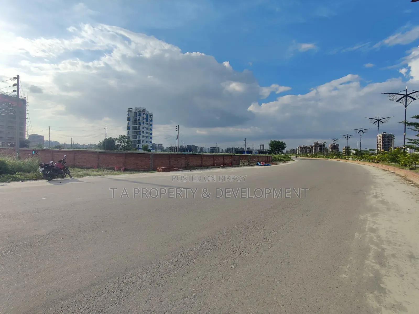 Block-N // 5 Katha // 80 Feet Road Urgent Plot Sale