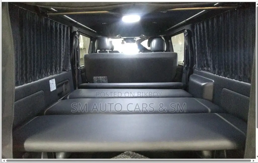 Toyota HiAce 2021 Black
