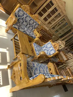 আধুনিক মডেলে লিকার পালিশ সোফা