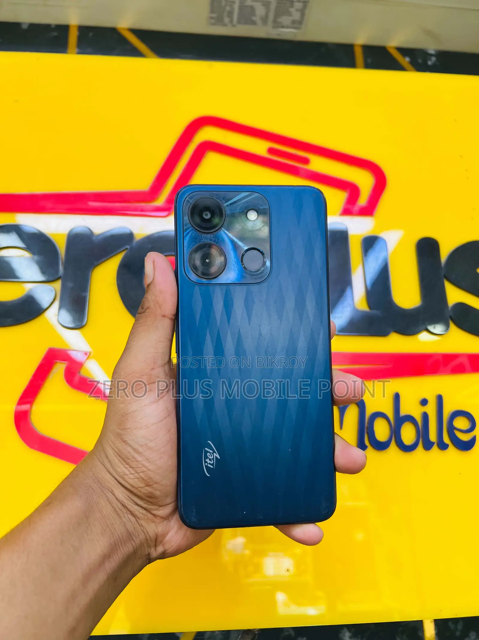 Itel A06 64 GB Black