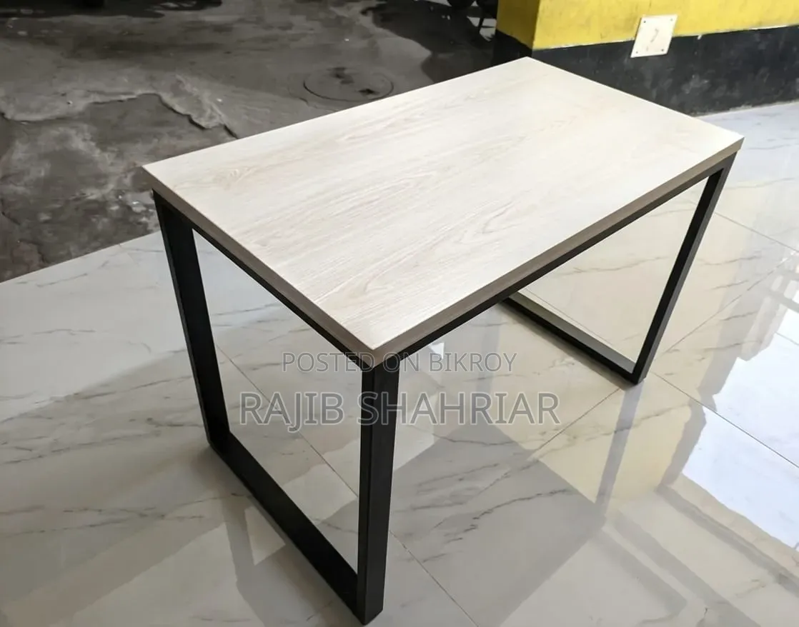 ব্র্যান্ড নিউ টেবিল / কম্পিউটার ডেস্ক