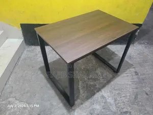 ব্র্যান্ড নিউ টেবিল / কম্পিউটার ডেস্ক