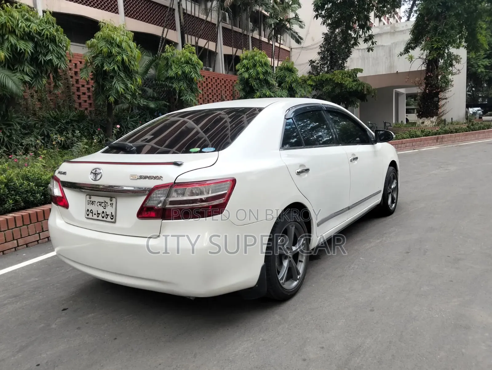 Toyota Premio 2015 White