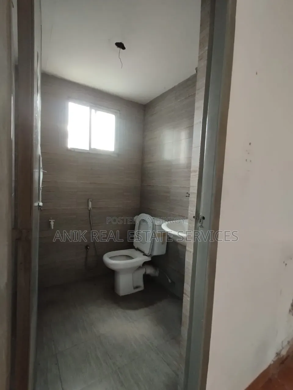 Commercial 2000 SFT Office Space Rent for Gulshan