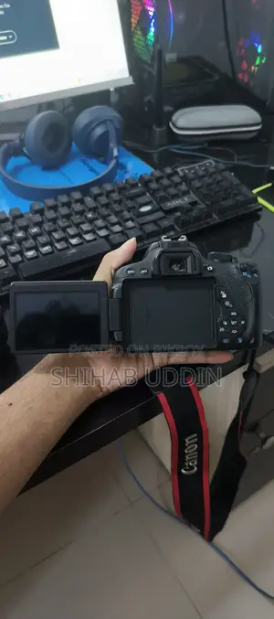 Model: Canon EOS 700D