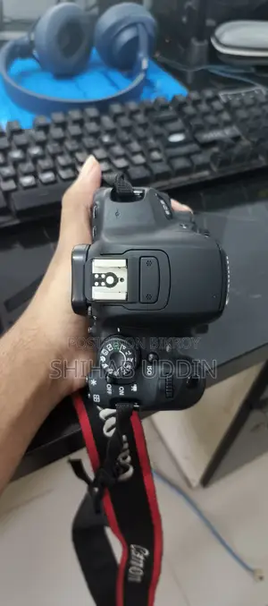Model: Canon EOS 700D