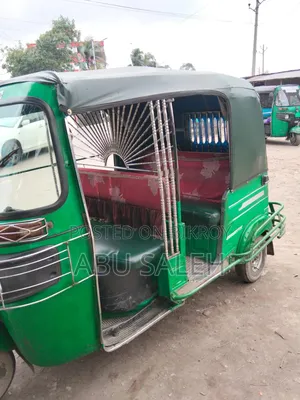 Bajaj CT 2019 Green