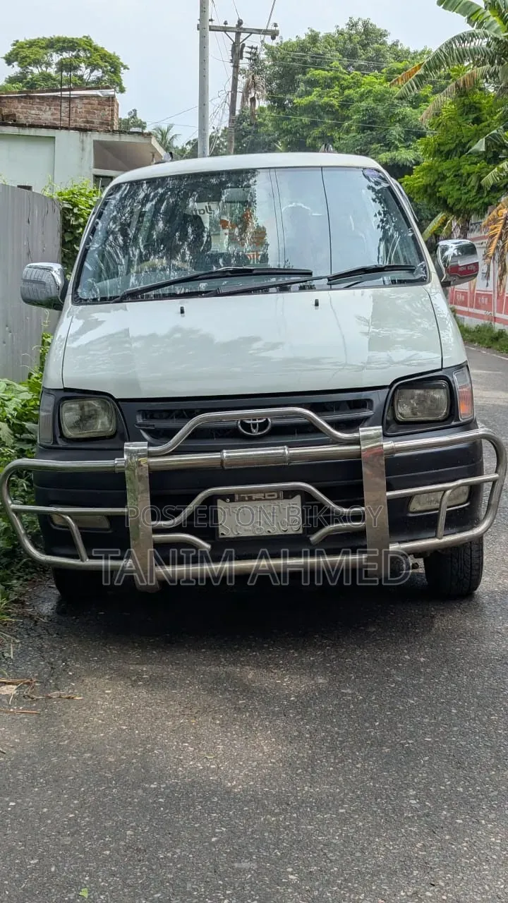 Toyota Noah 2007 White