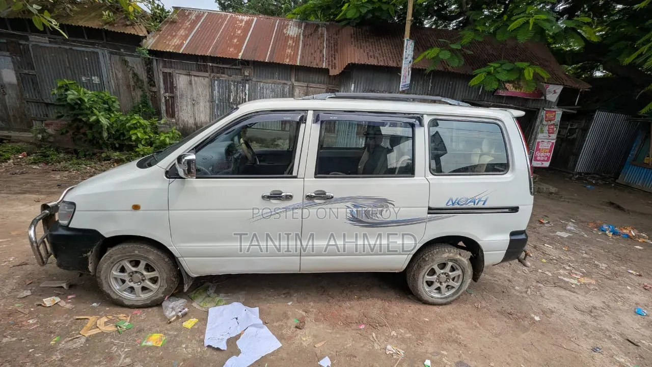 Toyota Noah 2007 White