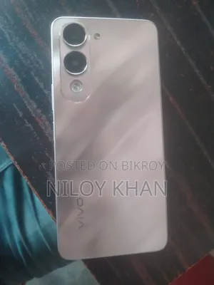 Vivo Y04 64 GB Silver