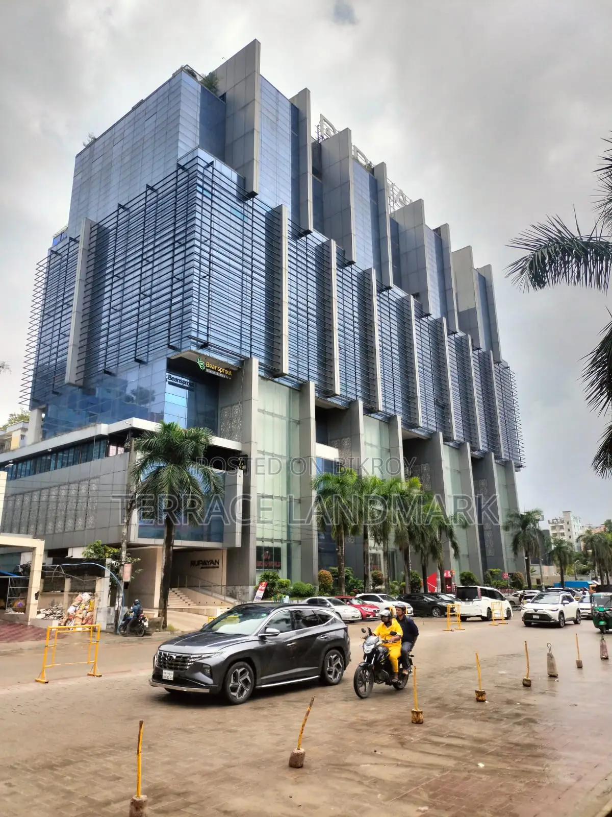Commercial Space for Sale in Bashundhara Rupayan Trade Centre
