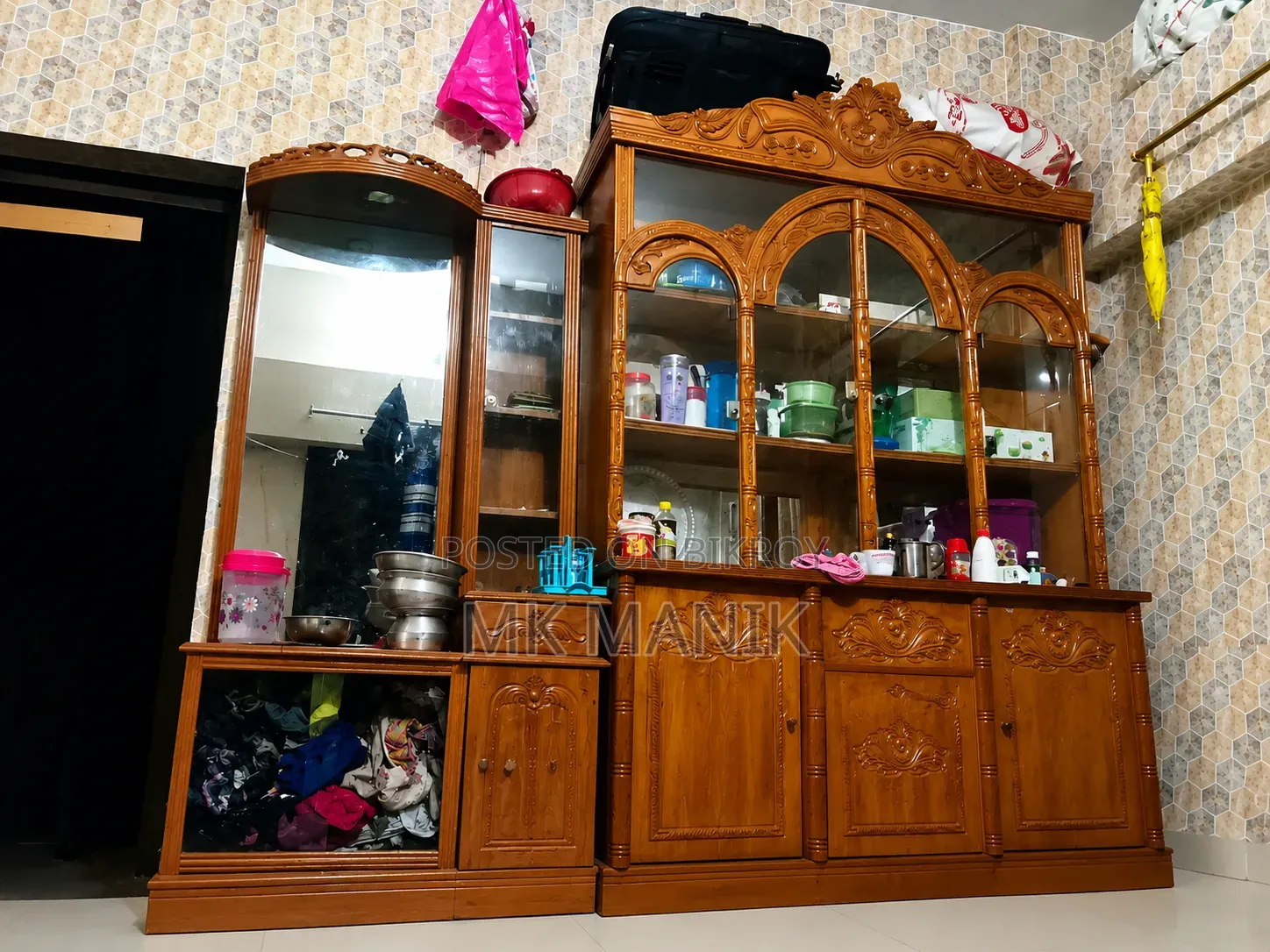 For Sale: Wooden Showcase / Crockery Cabinet (Good Condition)