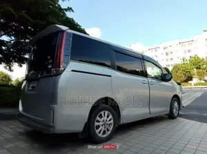 Toyota Noah 2019 Silver