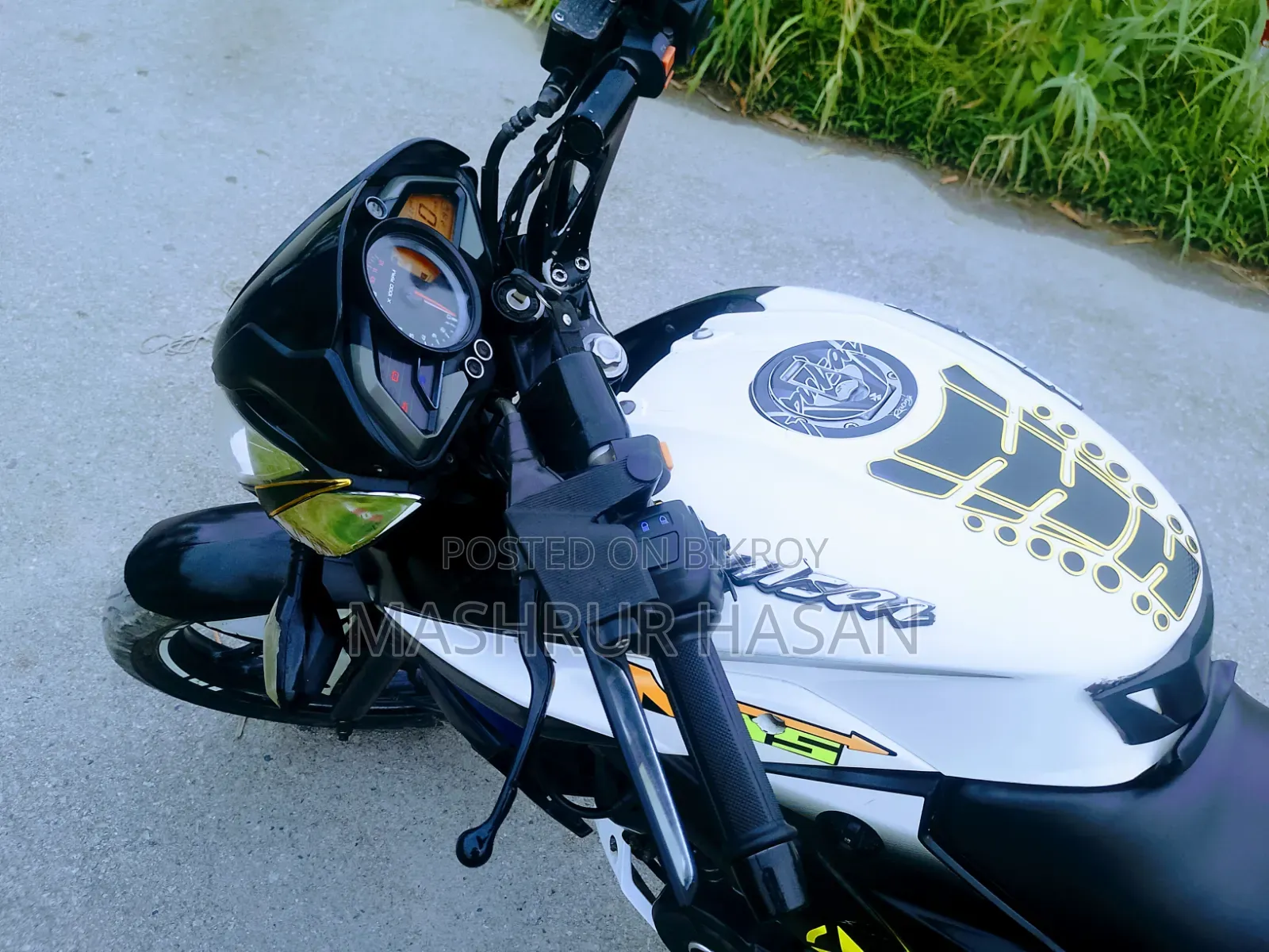 Bajaj Pulsar NS 160 2020 White