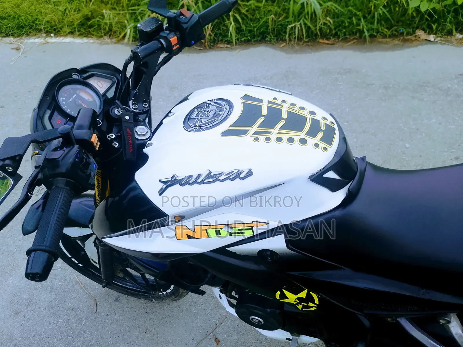 Bajaj Pulsar NS 160 2020 White