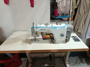 Jack F4 Sewing Machine