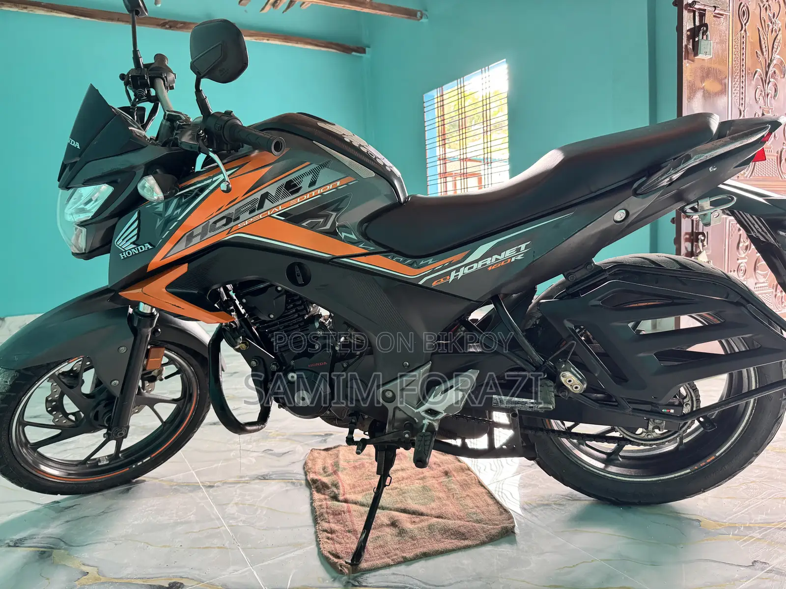 Honda Hornet 2021 Orange