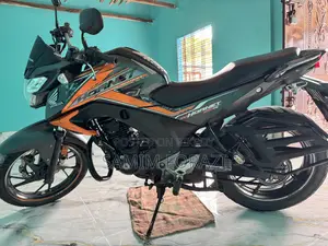 Honda Hornet 2021 Orange