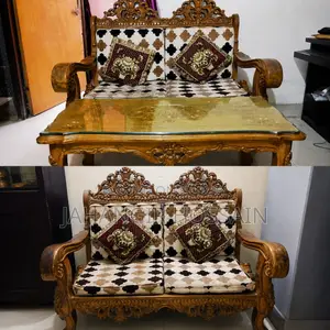 ভিক্টোরিয়ান স্টাইল সলিড কাঠের সোফা সেট (২+২+১) গ্লাস টি টেবিল সহ
