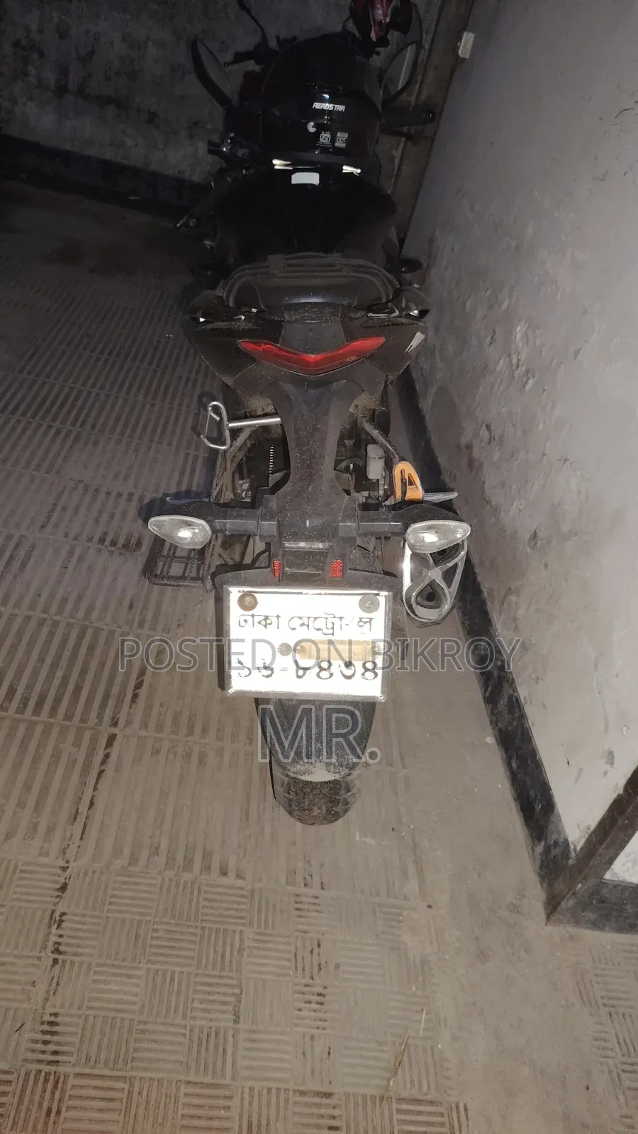 সুজুকি জিক্সার এসএফ ২০২২ ব্ল্যাক