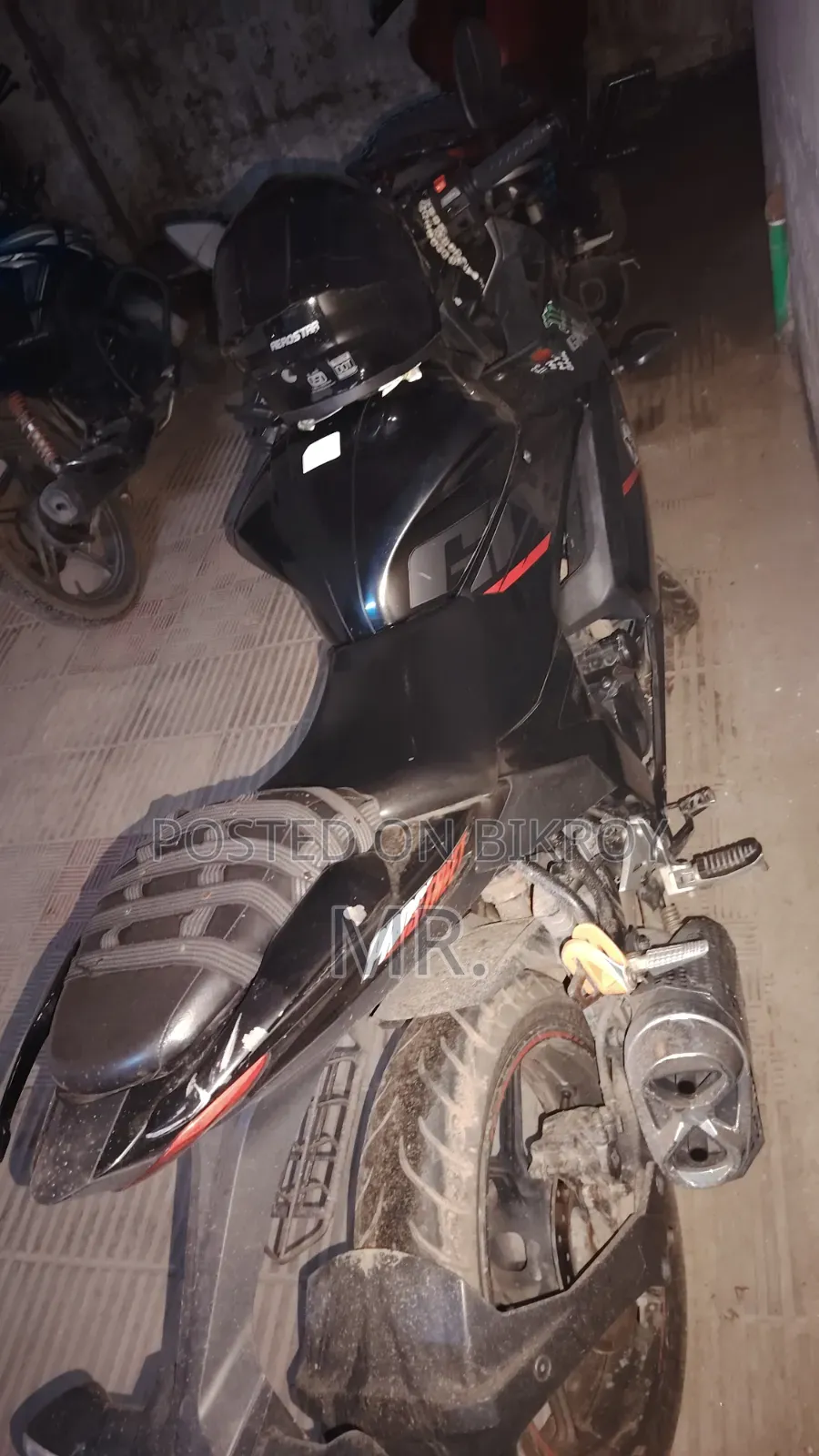 সুজুকি জিক্সার এসএফ ২০২২ ব্ল্যাক