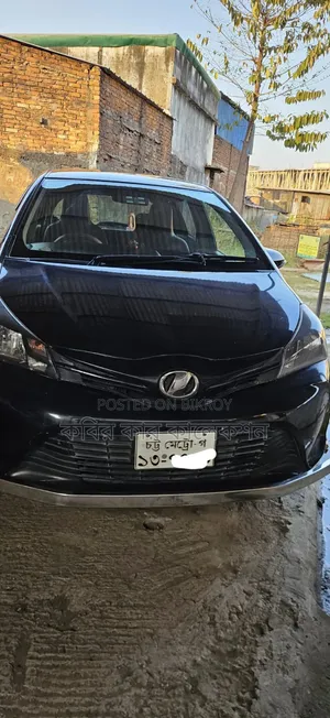 Toyota Vitz 2011 Black