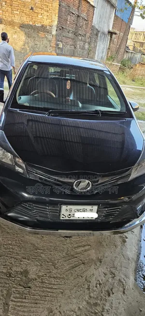 Toyota Vitz 2011 Black