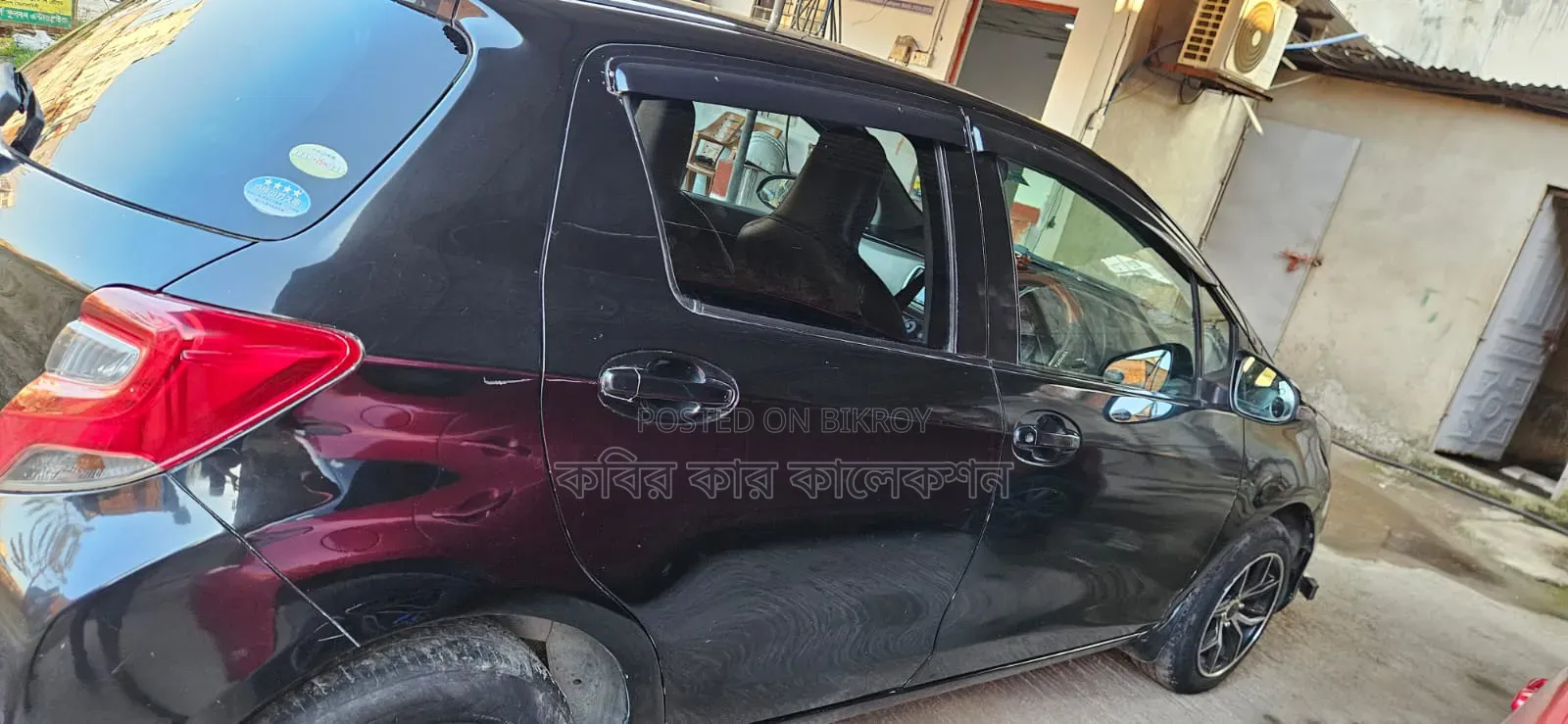 Toyota Vitz 2011 Black